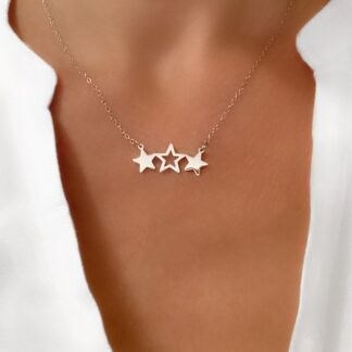 collier avec pendentif etoiles